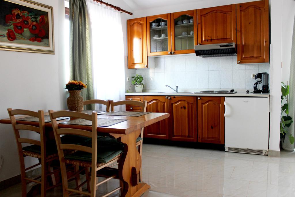 Apartments Cavae Romanae Medulin Exterior photo