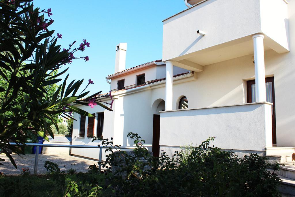 Apartments Cavae Romanae Medulin Exterior photo